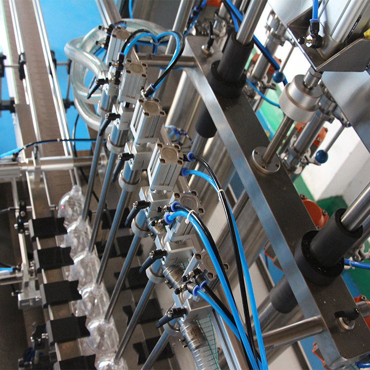 තෙල් පිරවුම් යන්ත්රය